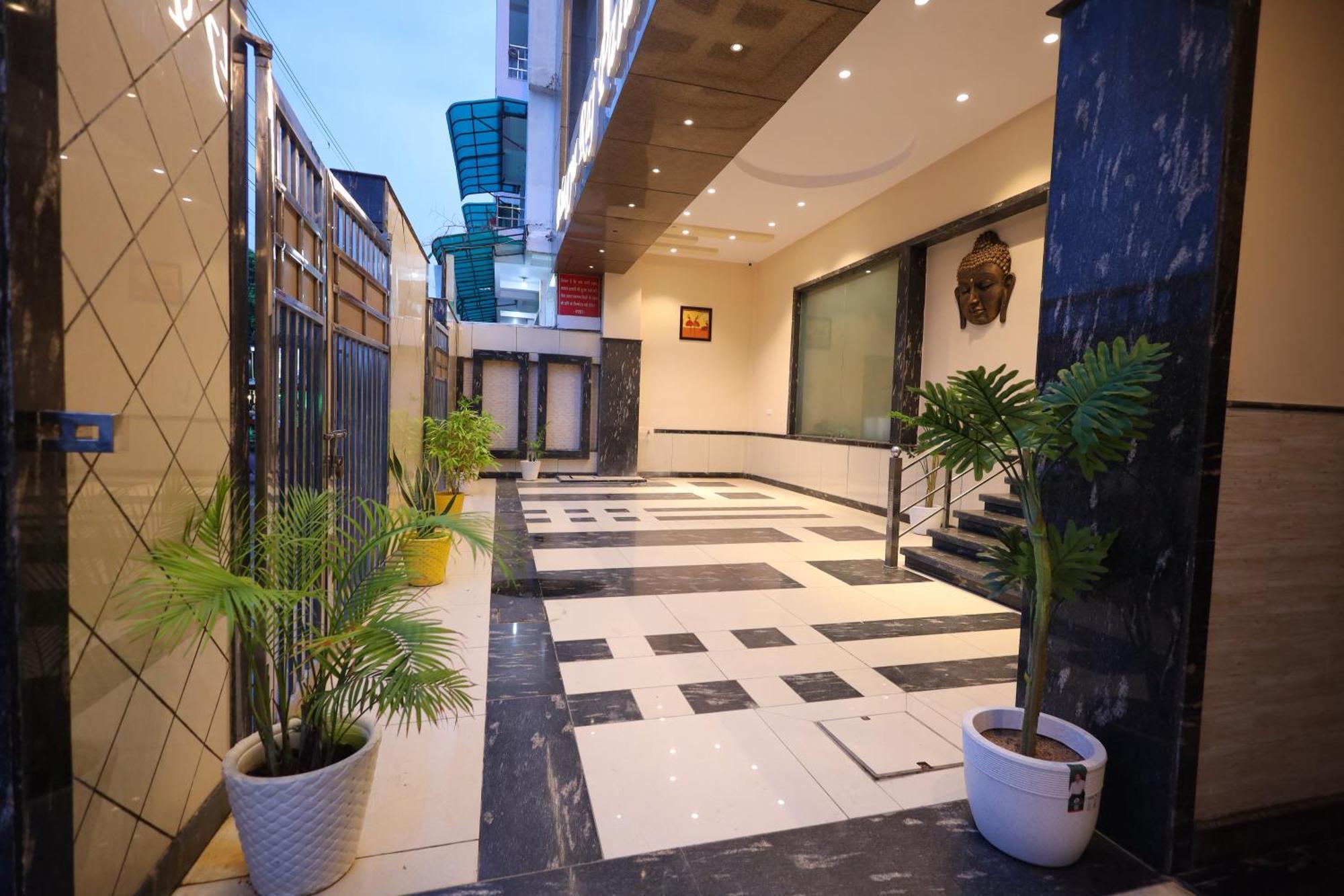 Hotel Bhagyaraj Palace A Luxury Hotel Keshavpuram Канпур Экстерьер фото