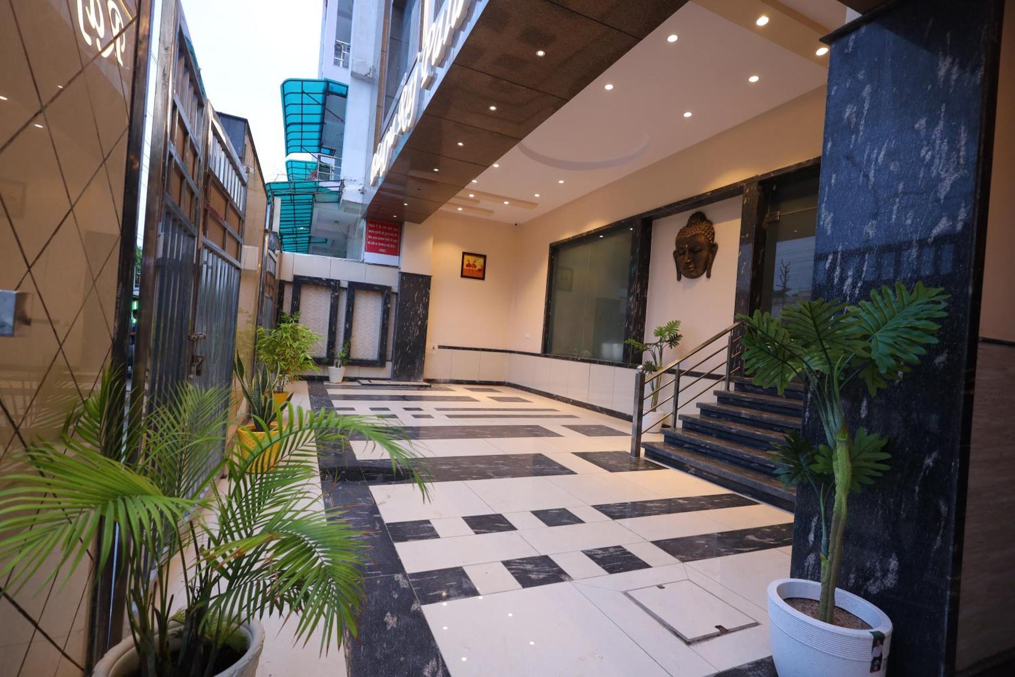 Hotel Bhagyaraj Palace A Luxury Hotel Keshavpuram Канпур Экстерьер фото